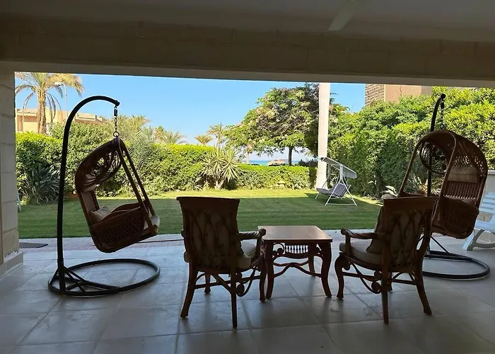 Spacious Family With Garden, Rooftop & Sea Views Villa *
