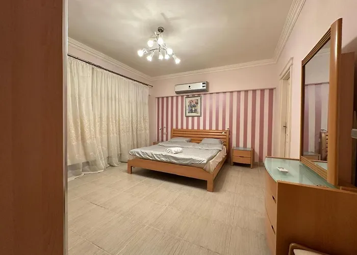 Spacious Family With Garden, Rooftop & Sea Views Villa Ain Sukhna