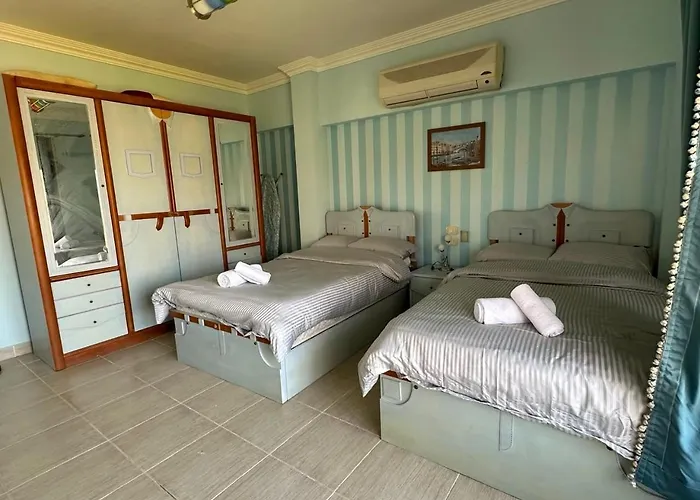 Villa Spacious Family With Garden, Rooftop & Sea Views *