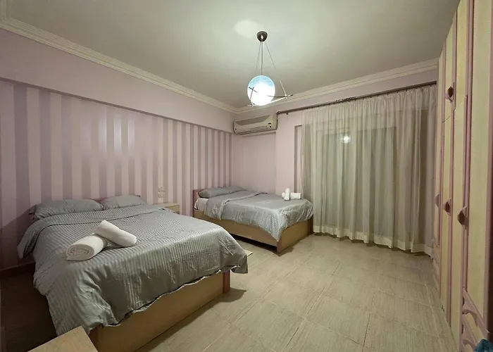 Spacious Family With Garden, Rooftop & Sea Views Villa