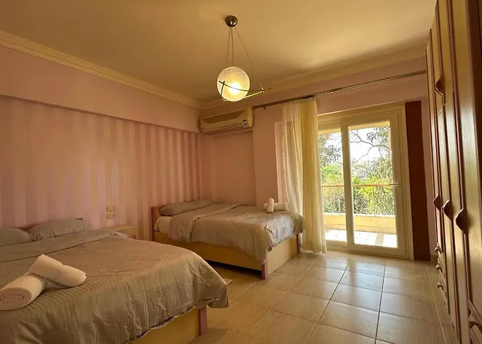 Spacious Family With Garden, Rooftop & Sea Views *