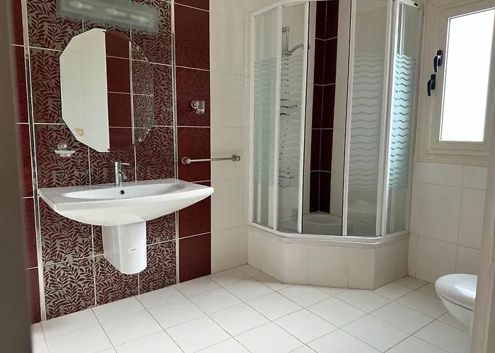 Spacious Family With Garden, Rooftop & Sea Views Villa *
