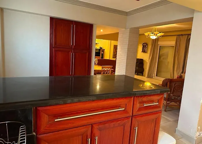 Spacious Family With Garden, Rooftop & Sea Views Ain Sukhna