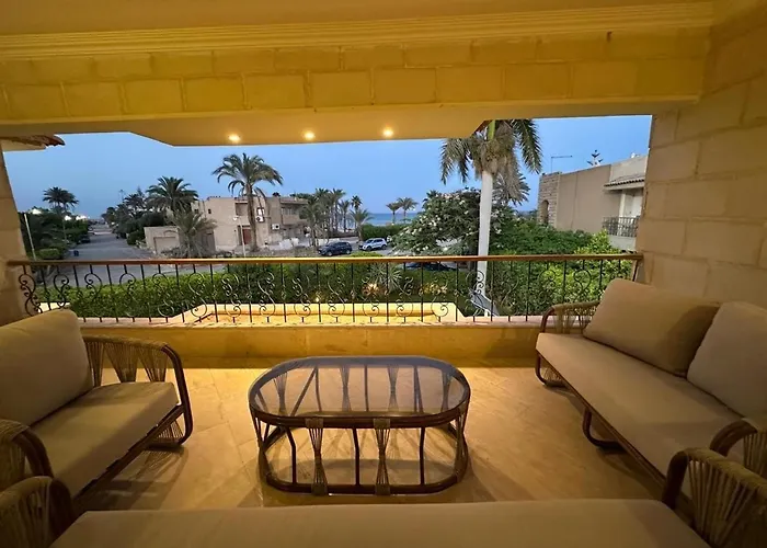Spacious Family With Garden, Rooftop & Sea Views