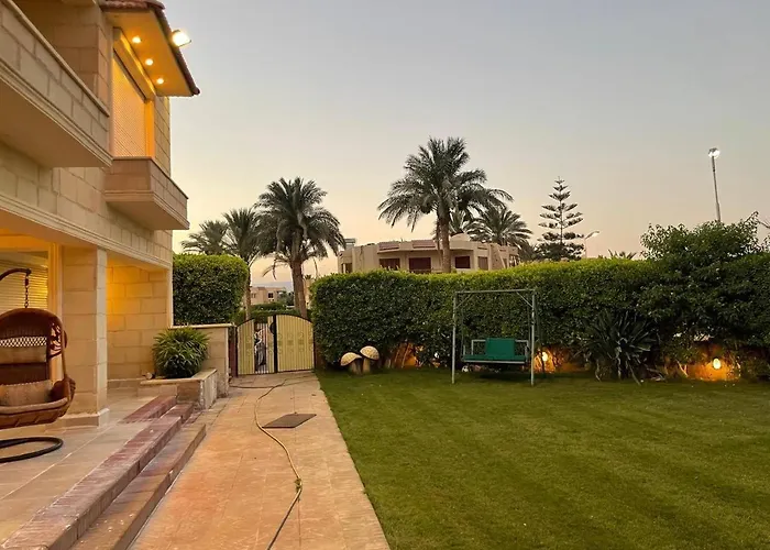 Spacious Family With Garden, Rooftop & Sea Views Ain Sukhna