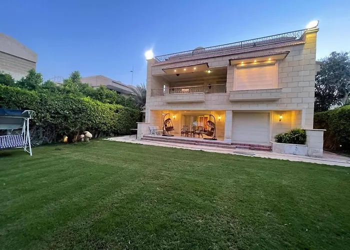 Spacious Family With Garden, Rooftop & Sea Views * Ain Sukhna