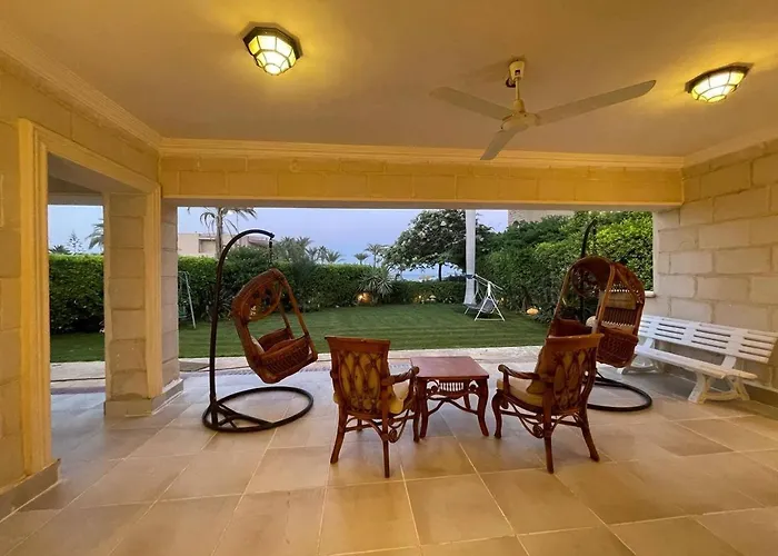 Spacious Family With Garden, Rooftop & Sea Views *