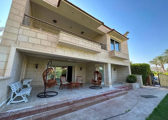 Villa Spacious Family With Garden, Rooftop & Sea Views Ain Sukhna