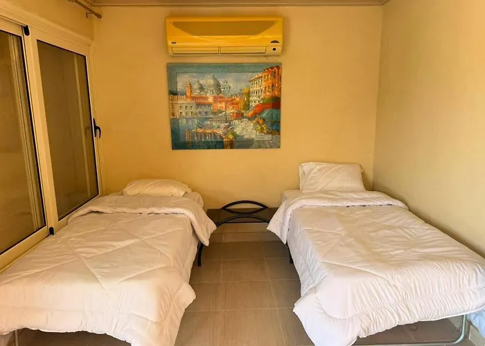 Villa Spacious Family With Garden, Rooftop & Sea Views