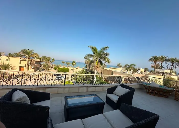 Spacious Family With Garden, Rooftop & Sea Views Villa Ain Sukhna