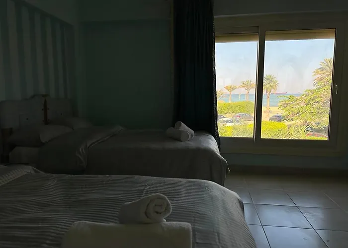 Spacious Family With Garden, Rooftop & Sea Views * Ain Sukhna