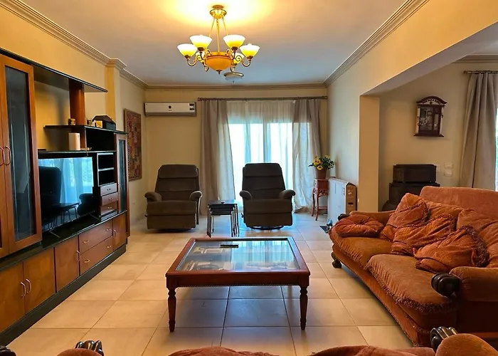Spacious Family With Garden, Rooftop & Sea Views