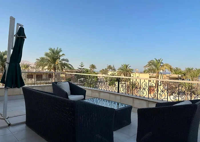 Spacious Family With Garden, Rooftop & Sea Views