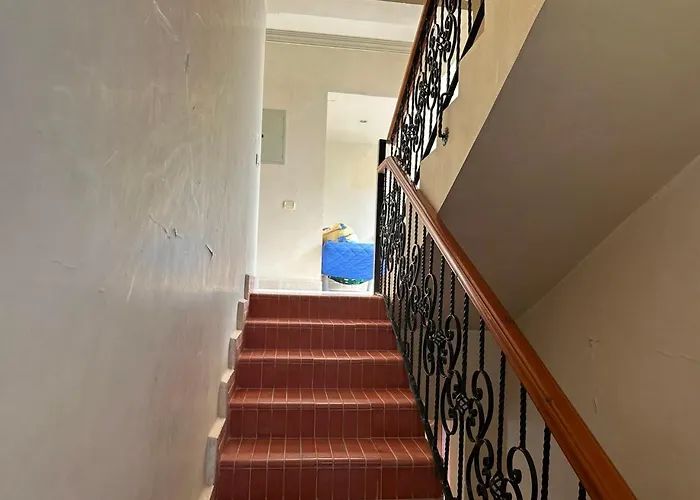 Spacious Family With Garden, Rooftop & Sea Views Villa *