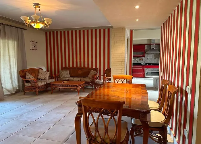 Spacious Family With Garden, Rooftop & Sea Views Villa Ain Sukhna