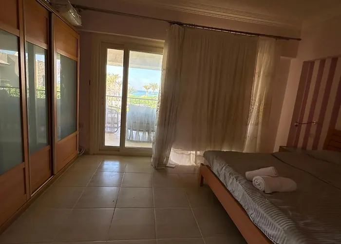 Villa Spacious Family With Garden, Rooftop & Sea Views