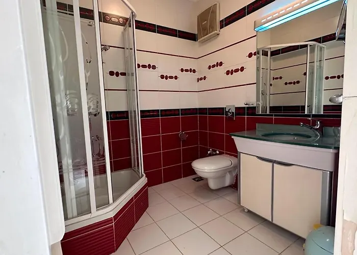 Spacious Family With Garden, Rooftop & Sea Views