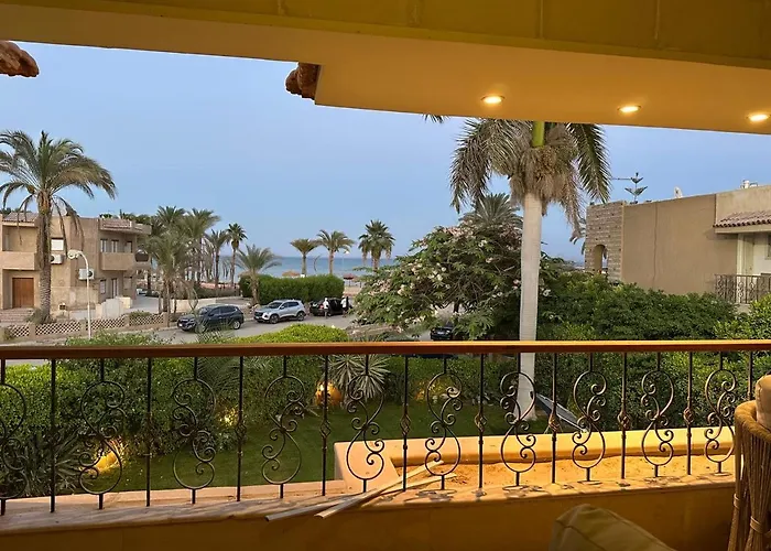 Villa Spacious Family With Garden, Rooftop & Sea Views