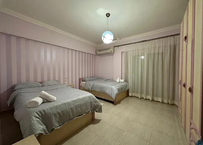 Spacious Family With Garden, Rooftop & Sea Views Villa