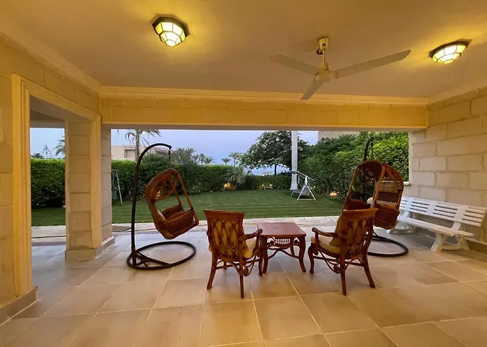 Villa Spacious Family With Garden, Rooftop & Sea Views *