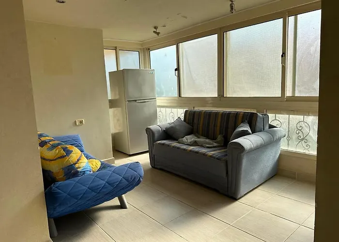 Spacious Family With Garden, Rooftop & Sea Views